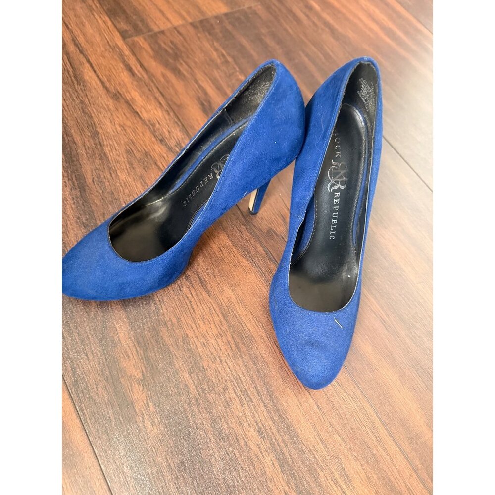 Rock and Republic Pumps Blue Faux Suede 4 in Heel Womans 7.5